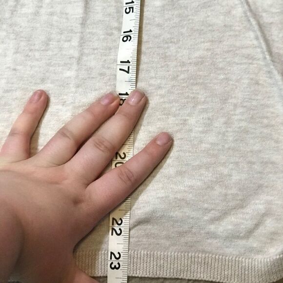Ann Taylor loft beige long sleeve pullover V-neck - Picture 11 of 16